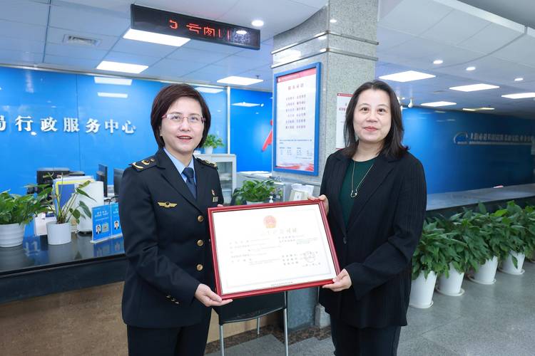 唇间定制，上海首证 从陆家嘴出发的